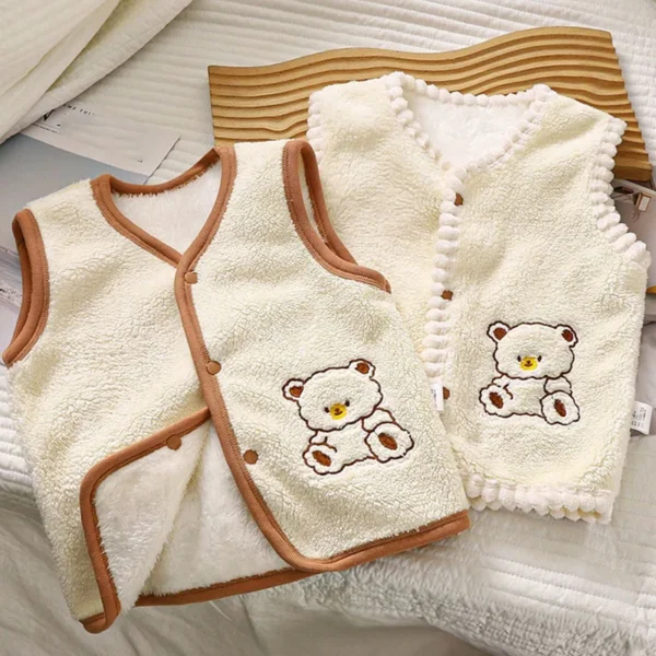 tenue enfant en gilet sans manche